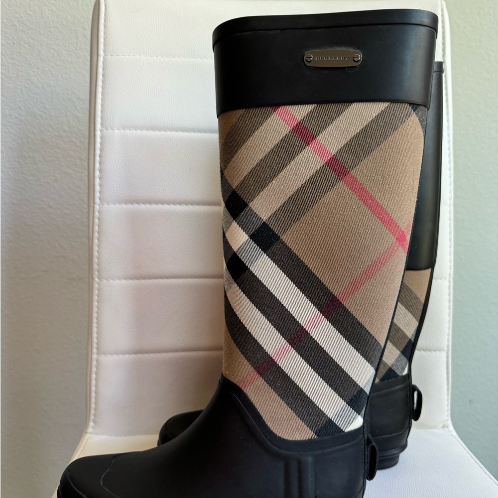 Burberry Rain boots - Picture 3 of 3